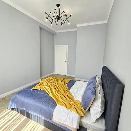 אלמטי 3 Room Gagarin Park Residential Complex Near Mega Shopping Mall מראה חיצוני תמונה