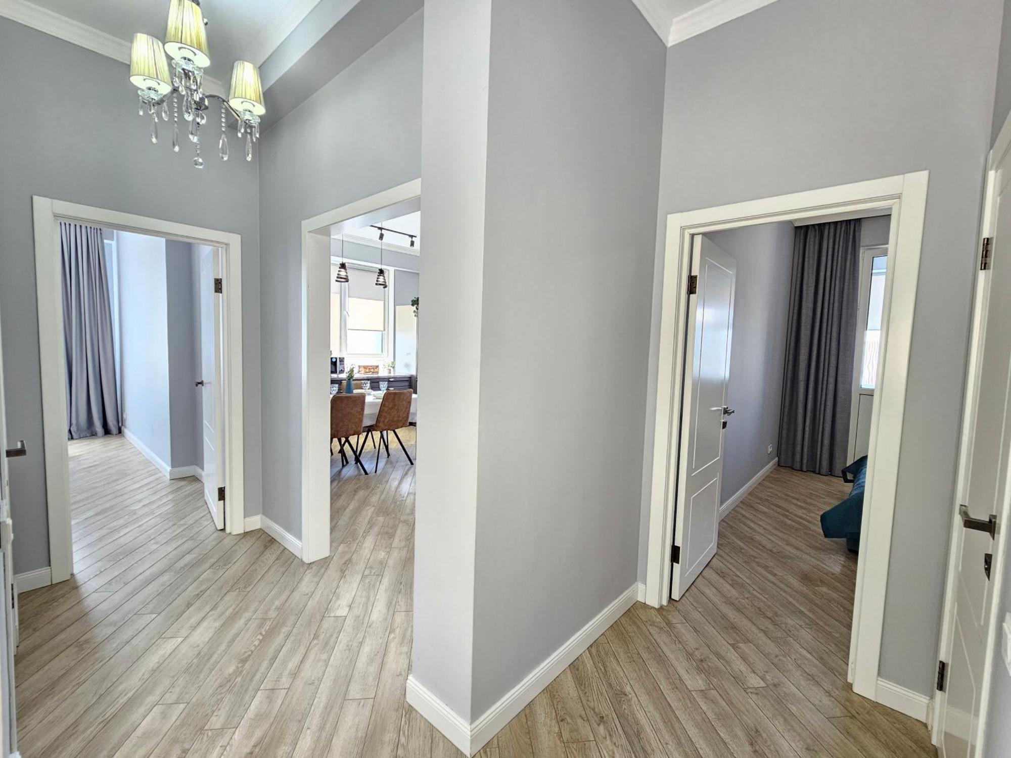 אלמטי 3 Room Gagarin Park Residential Complex Near Mega Shopping Mall מראה חיצוני תמונה