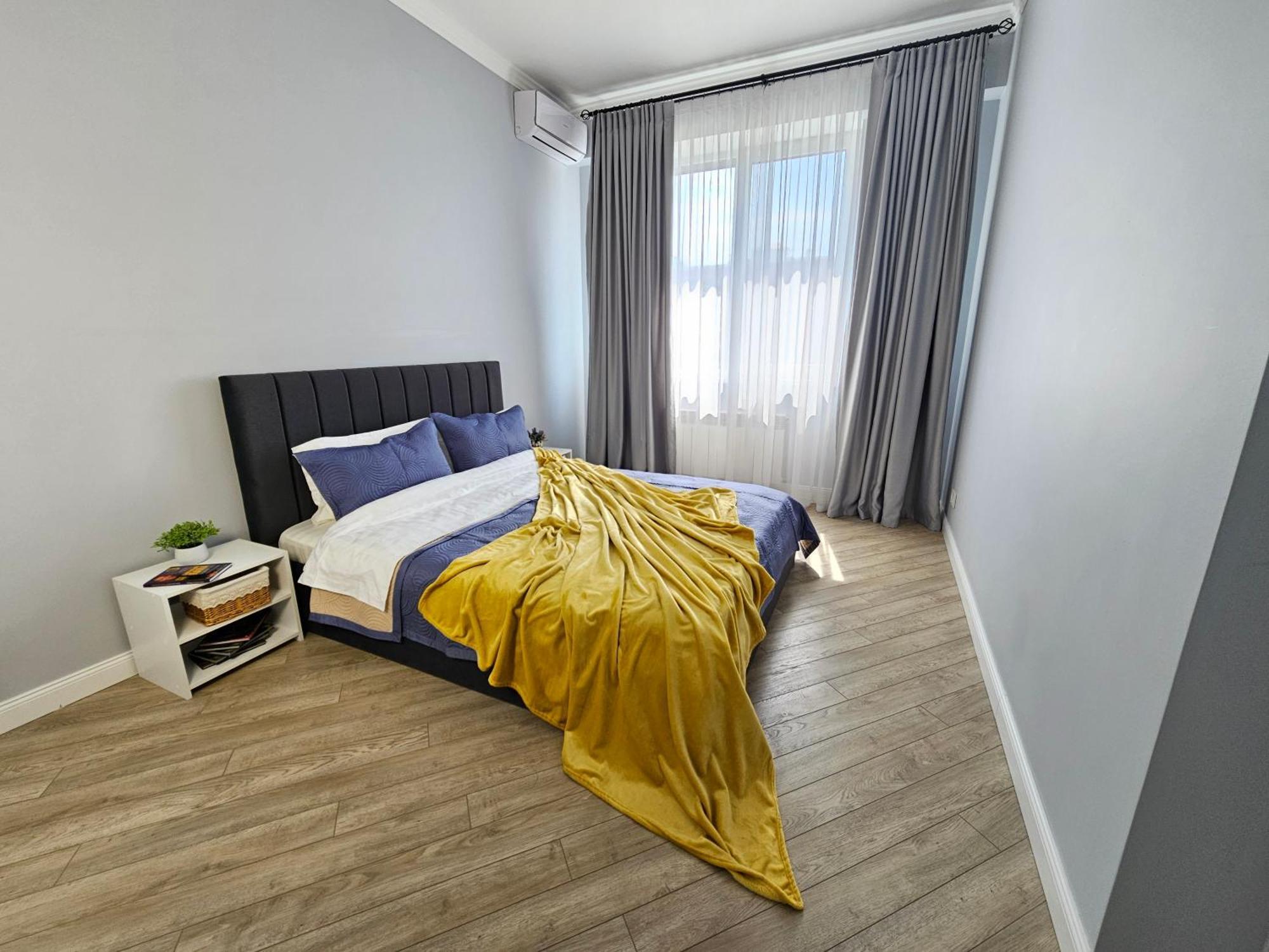 אלמטי 3 Room Gagarin Park Residential Complex Near Mega Shopping Mall מראה חיצוני תמונה