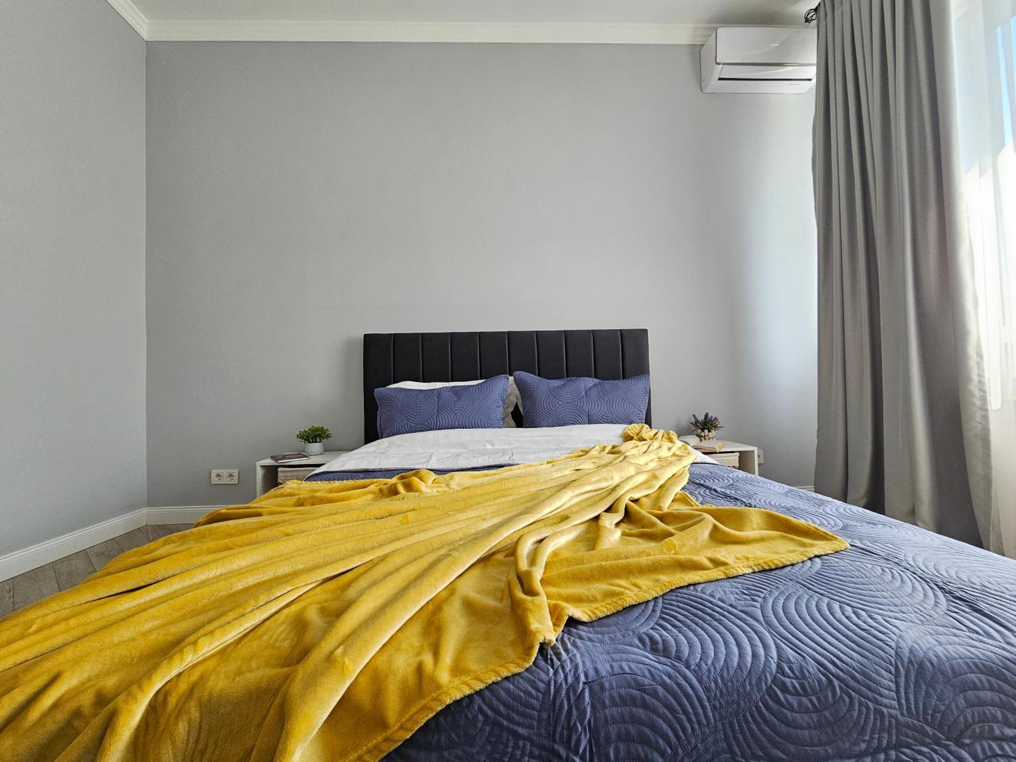 אלמטי 3 Room Gagarin Park Residential Complex Near Mega Shopping Mall מראה חיצוני תמונה