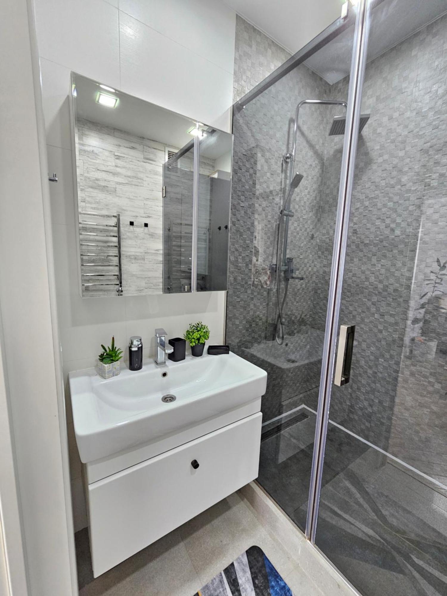 אלמטי 3 Room Gagarin Park Residential Complex Near Mega Shopping Mall מראה חיצוני תמונה