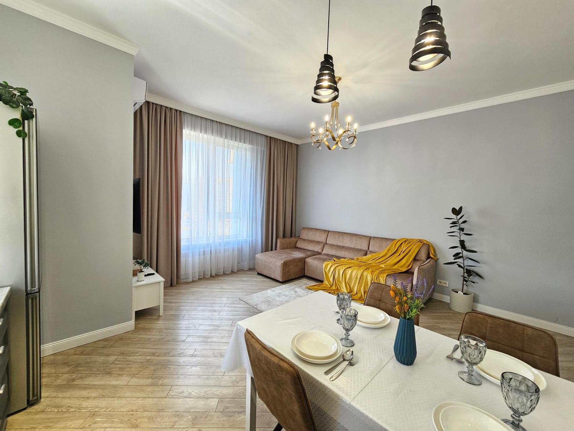 אלמטי 3 Room Gagarin Park Residential Complex Near Mega Shopping Mall מראה חיצוני תמונה